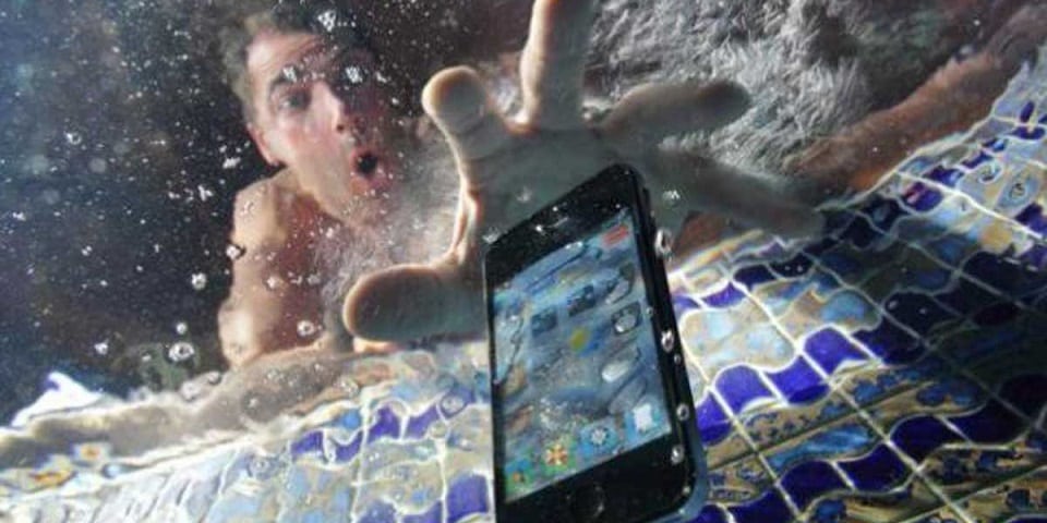 meu-celular-molhou-piscina